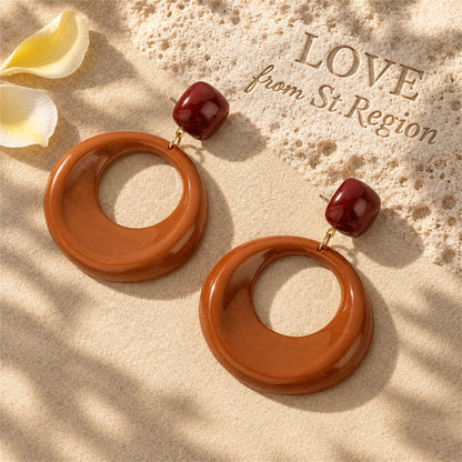 Brown Resin and 18K Gold-Plated Circular Drop Earrings, gold drop earrings for women, elegant gift for her, lifestyle look