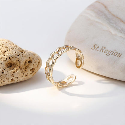 18K Gold-Plated Curb Chain Adjustable Ring, gold statement rings for women, botanical inspired, detail close-up