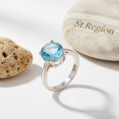 Sea Blue Crystal and Silver-Plated Oval-Cut Solitaire Ring, silver statement rings for women, detail close-up