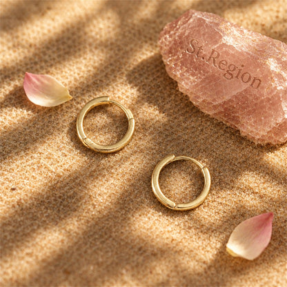18K Gold-Plated Huggie Earrings, gold huggie earrings, vintage-inspired design, detail close-up