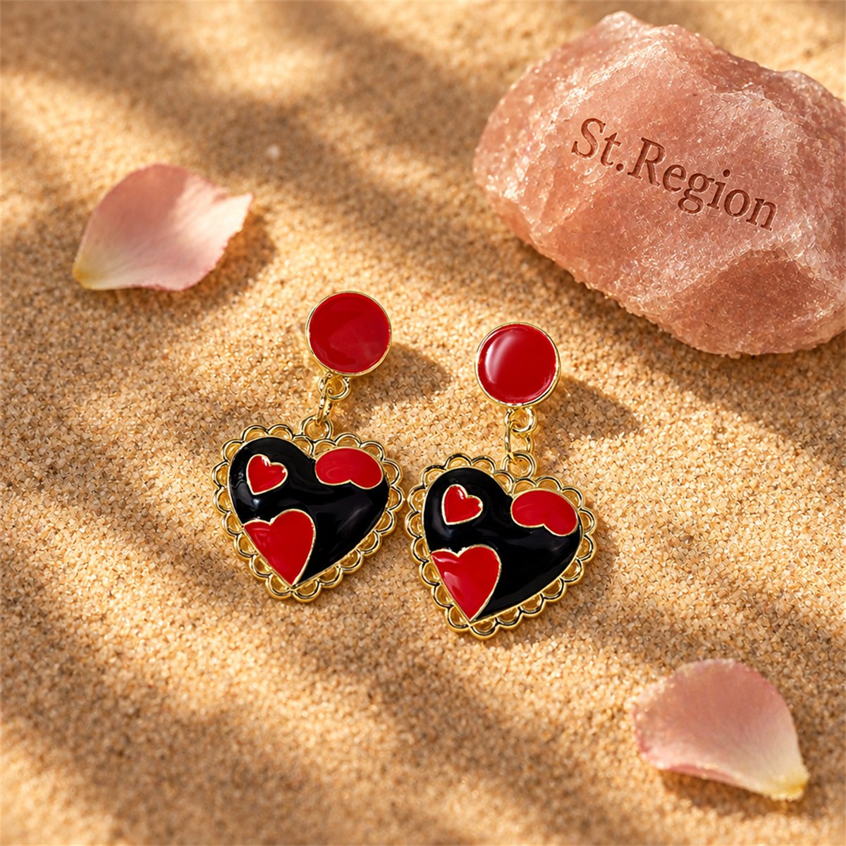 Red and Black Heart Drop Earrings, drop earrings for women, vintage-inspired design, detail close-up