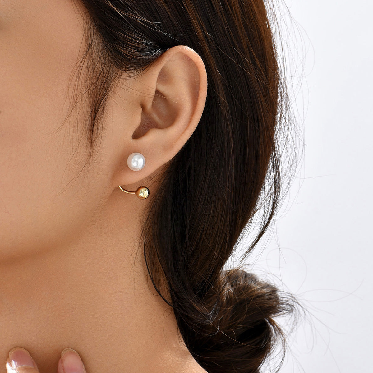 White Pearl & 18K Gold-Plated U-Shaped Ear Jackets