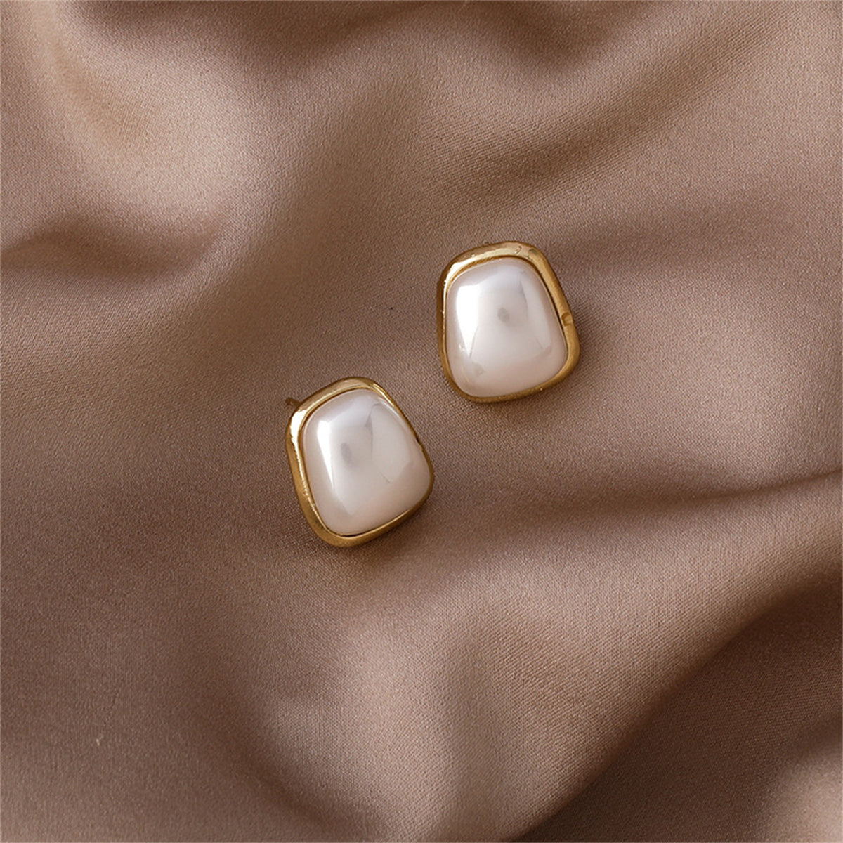 Pearl & 18K Gold-Plated Trapezoid Bezel Stud Earring