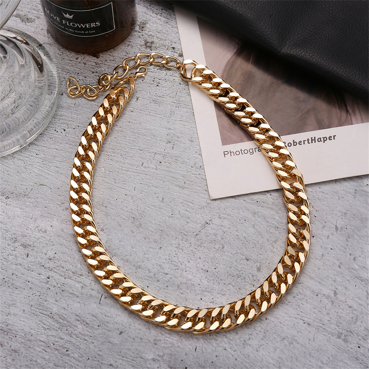 18K Gold-Plated Curb Chain Necklace, gold pendant necklace for women, vintage-inspired design, lifestyle look