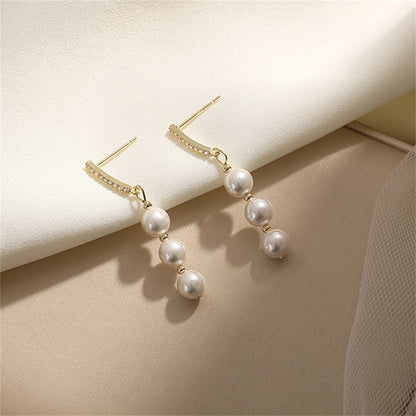 Pearl and Cubic Zirconia 18K Gold-Plated Drop Earrings, gold drop earrings for women, elegant gift for her, detail close-up