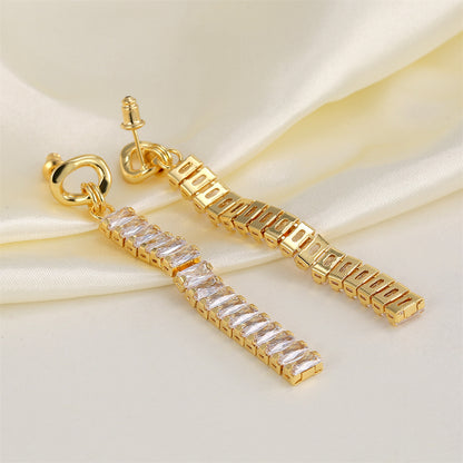 Crystal and 18K Gold-Plated Cuban Chain Drop Earrings, gold drop earrings for women, vintage-inspired design, lifestyle look