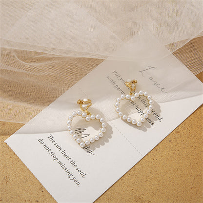 Pearl and 18K Gold-Plated Openwork Heart Drop Earrings, gold drop earrings for women, elegant gift for her, detail close-up