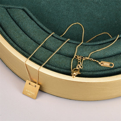 18K Gold-Plated Dog Tag Pendant Necklace, gold pendant necklace for women, dainty minimalist design, detail close-up