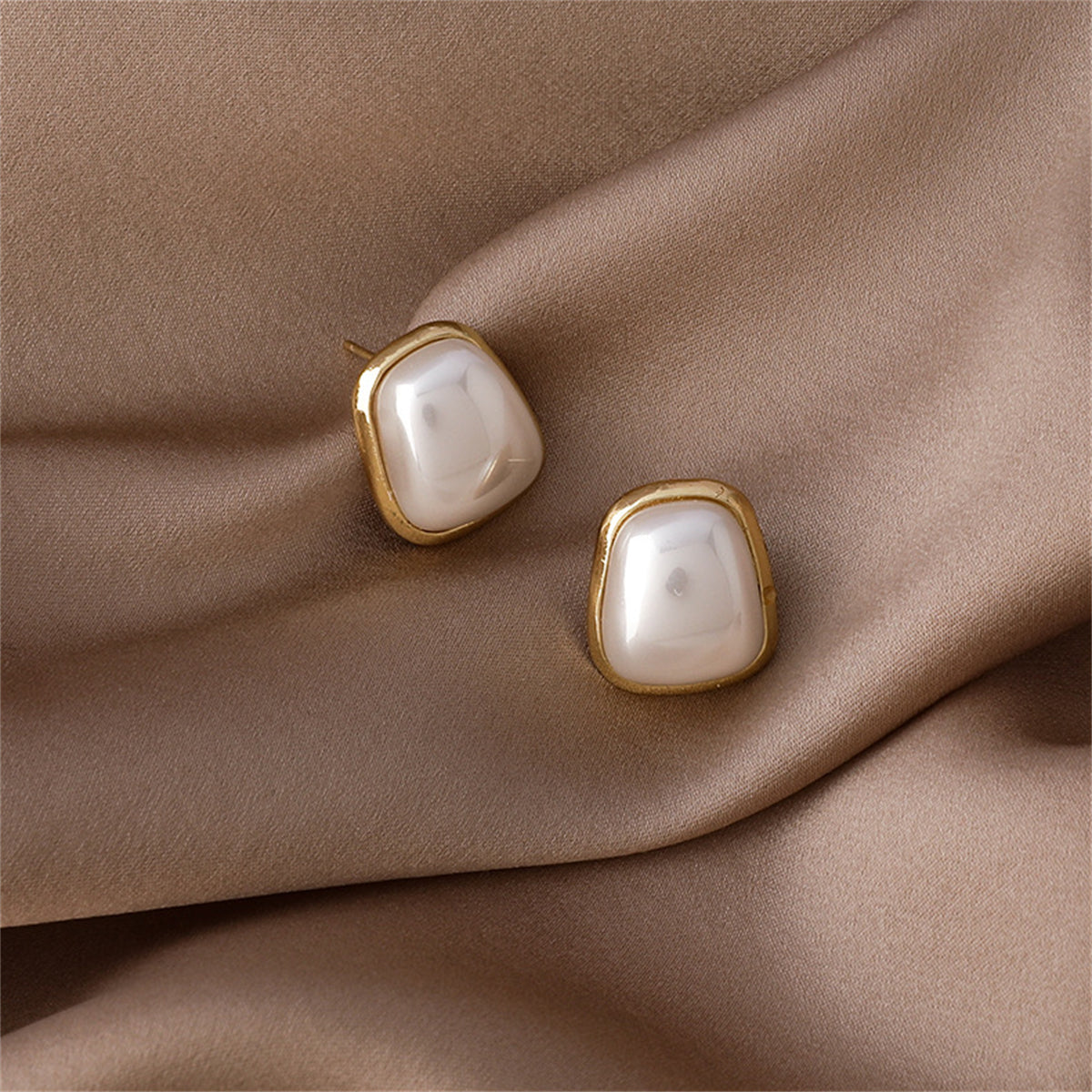 Pearl & 18K Gold-Plated Trapezoid Bezel Stud Earring
