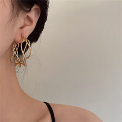Elegant 18K gold-plated abstract nest hoop earrings, perfect for adding a touch of sophistication to any outfit.