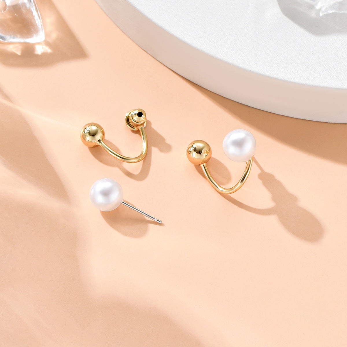 White Pearl & 18K Gold-Plated U-Shaped Ear Jackets