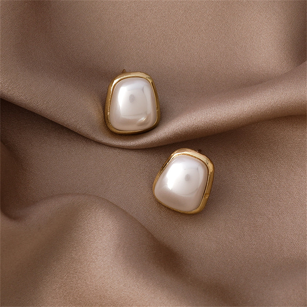 Pearl & 18K Gold-Plated Trapezoid Bezel Stud Earring