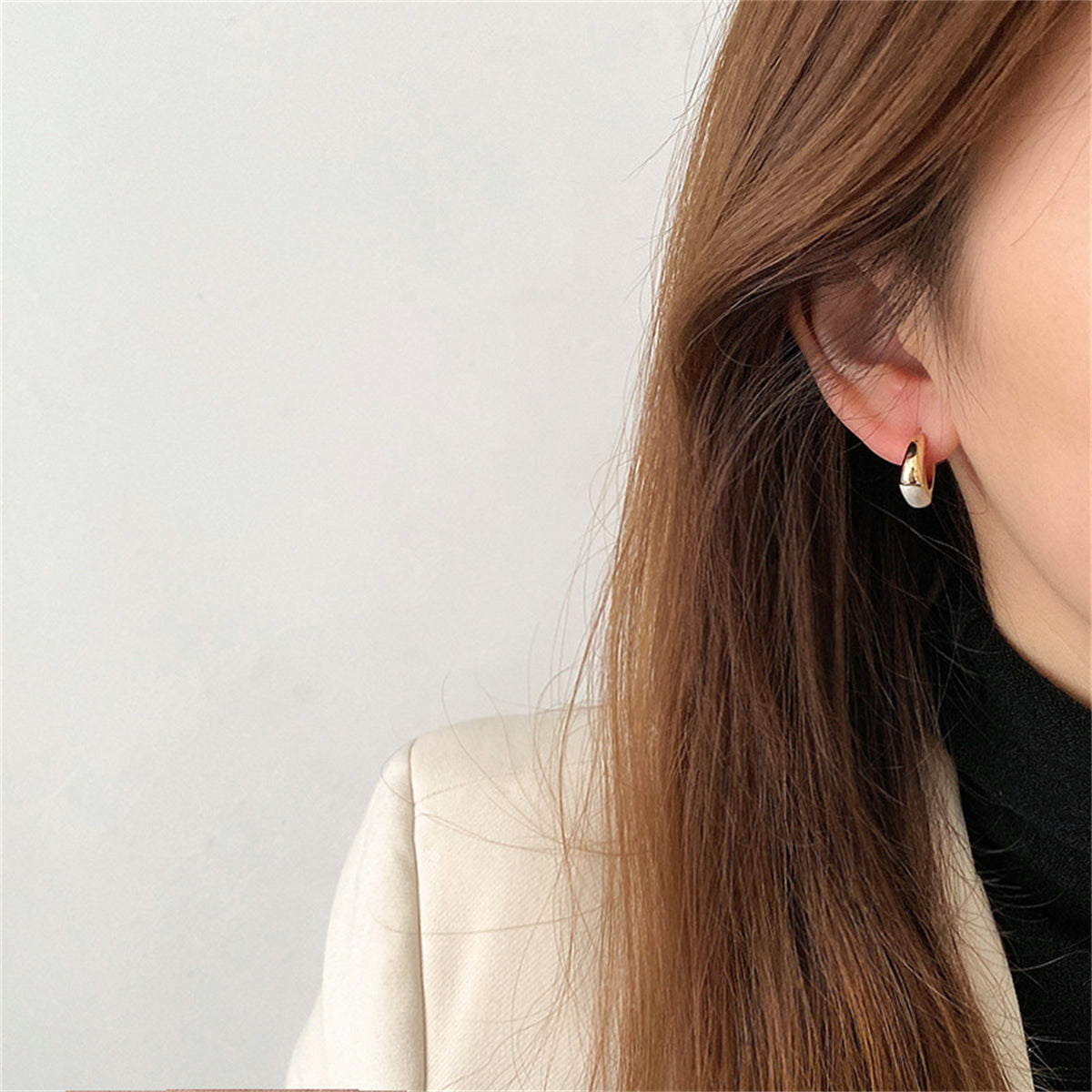 Enamel and 18K Gold-Plated C-Shaped Huggie Earrings, gold huggie earrings, everyday style, lifestyle look