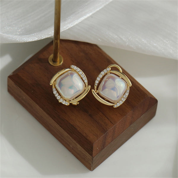 Pearl & Cubic Zirconia Rhombus Stud Earrings