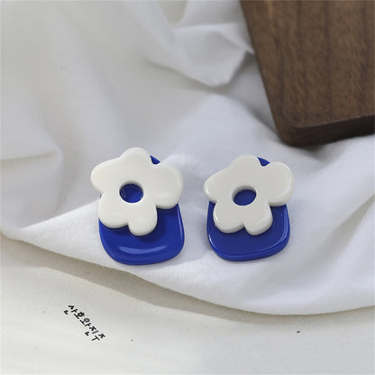 Blue and White Flower Stud Earrings, stud earrings for women, vintage-inspired design, side view