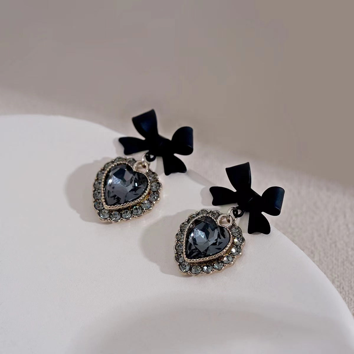 Cubic Zirconia and Black Crystal Bow Heart Drop Earrings, drop earrings for women, elegant gift for her, detail close-up