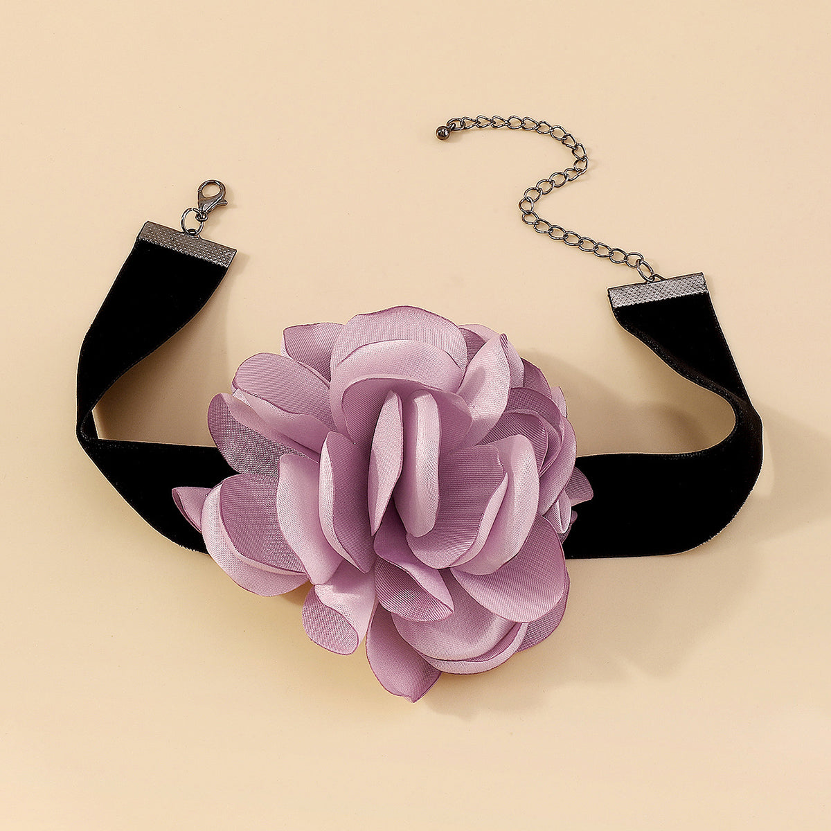Black and Purple Rose Choker Necklace, chunky choker necklace, everyday style, detail close-up