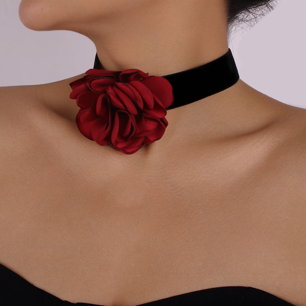 Red Polyster and Silver-Plated Rose Choker Necklace, chunky silver choker necklace, elegant gift for her, detail close-up