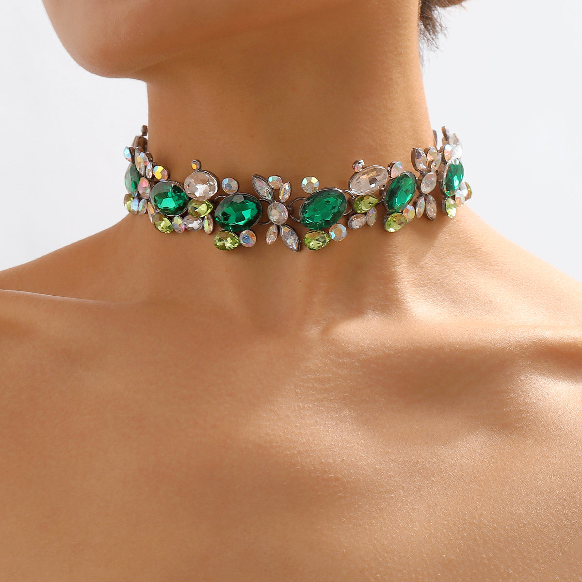 Green and White Crystal Cluster Choker, chunky choker necklace, dainty minimalist design, front view