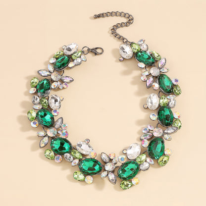 Green and White Crystal Cluster Choker, chunky choker necklace, dainty minimalist design, detail close-up