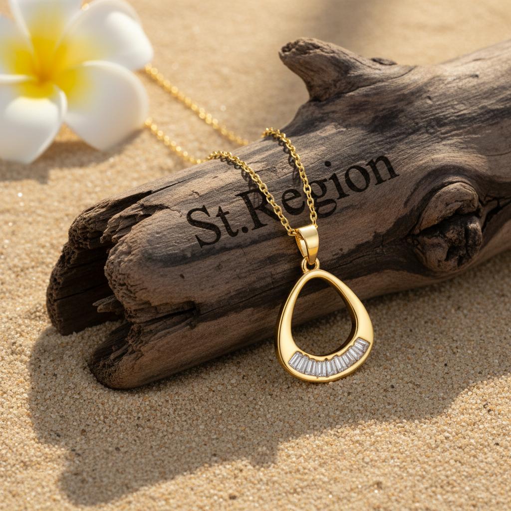 Crystal and 18K Gold-Plated Oval Pendant Necklace, gold pendant necklace for women, elegant gift for her, detail close-up