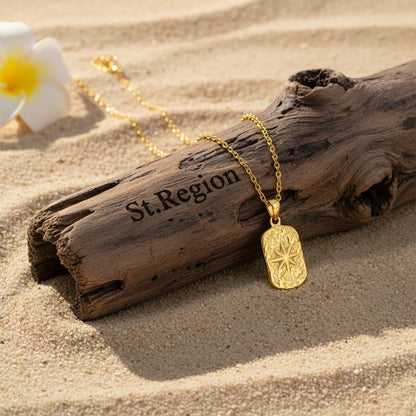 18K Gold-Plated Star Card Pendant Necklace, gold pendant necklace for women, dainty minimalist design, detail close-up