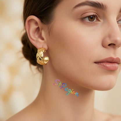 18K Gold-Plated C-Shape Quilt Pattern Huggie Earrings, gold huggie earrings, vintage-inspired design, styled look