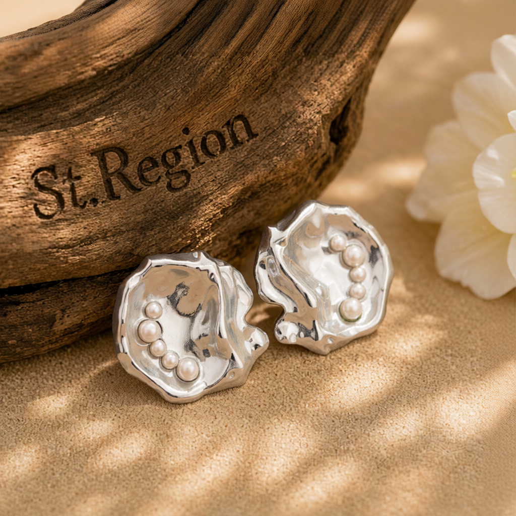 Pearl & Silvertone Wrinkled Round Stud Earring