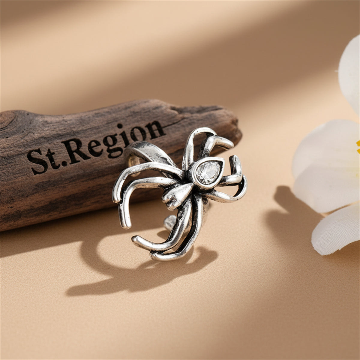 Silvertone Spider Ear Cuff