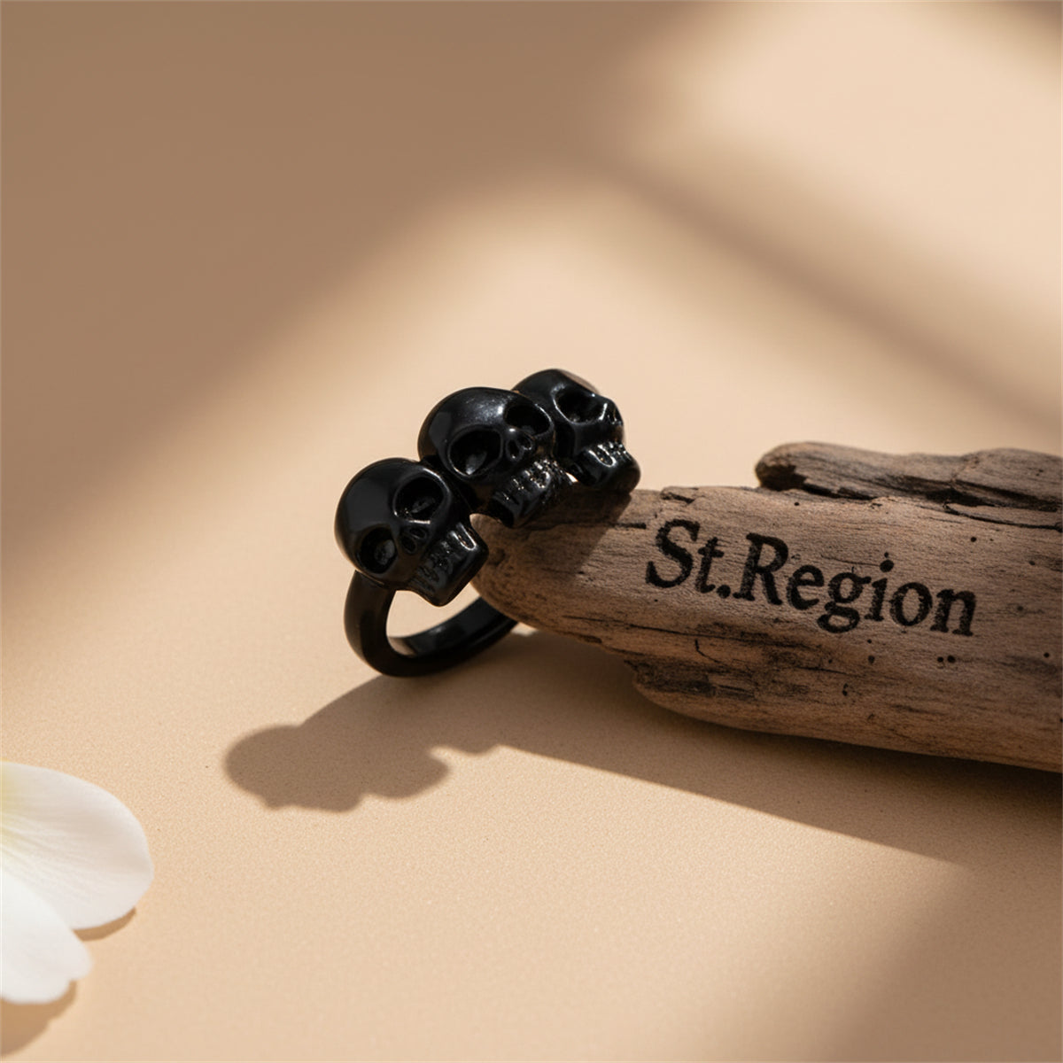 Blacktone Three-Skulls Ear Cuff