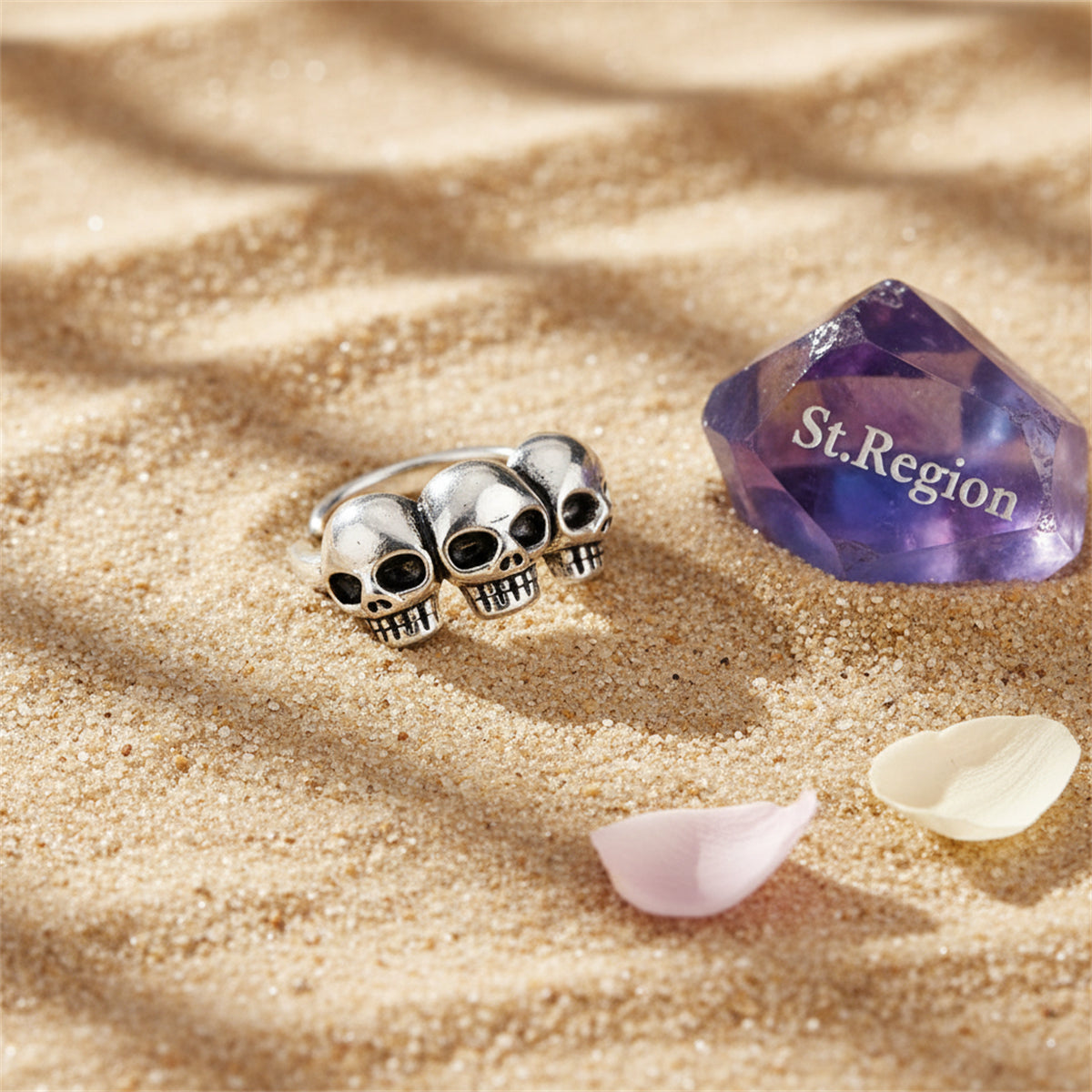 Silvertone Three-Skulls Ear Cuff