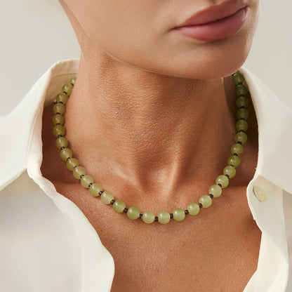 Green Jade and Silvertone Beaded Chain Collar Necklace, vintage-inspired design, styled look