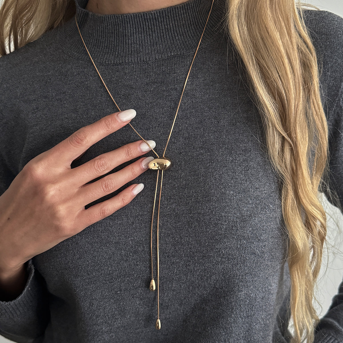 Goldtone Drop Tassel Lariat Necklace, vintage-inspired design, lifestyle look