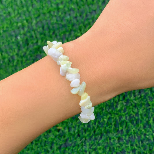 Green Quartz Stretch Bracelet, bracelet for women, elegant gift for her, front view