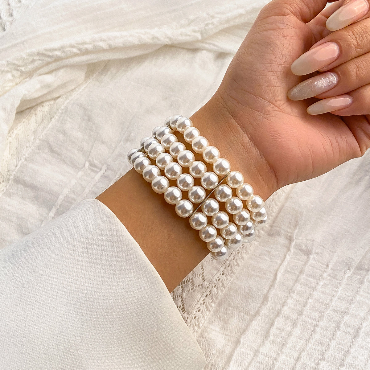 Pearl and Silver-Plated Layered Bracelet, silver bracelet for women, elegant gift for her, detail close-up