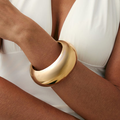 Goldtone Thick Bangle Bracelet, gold bangle bracelet, vintage-inspired design, styled look
