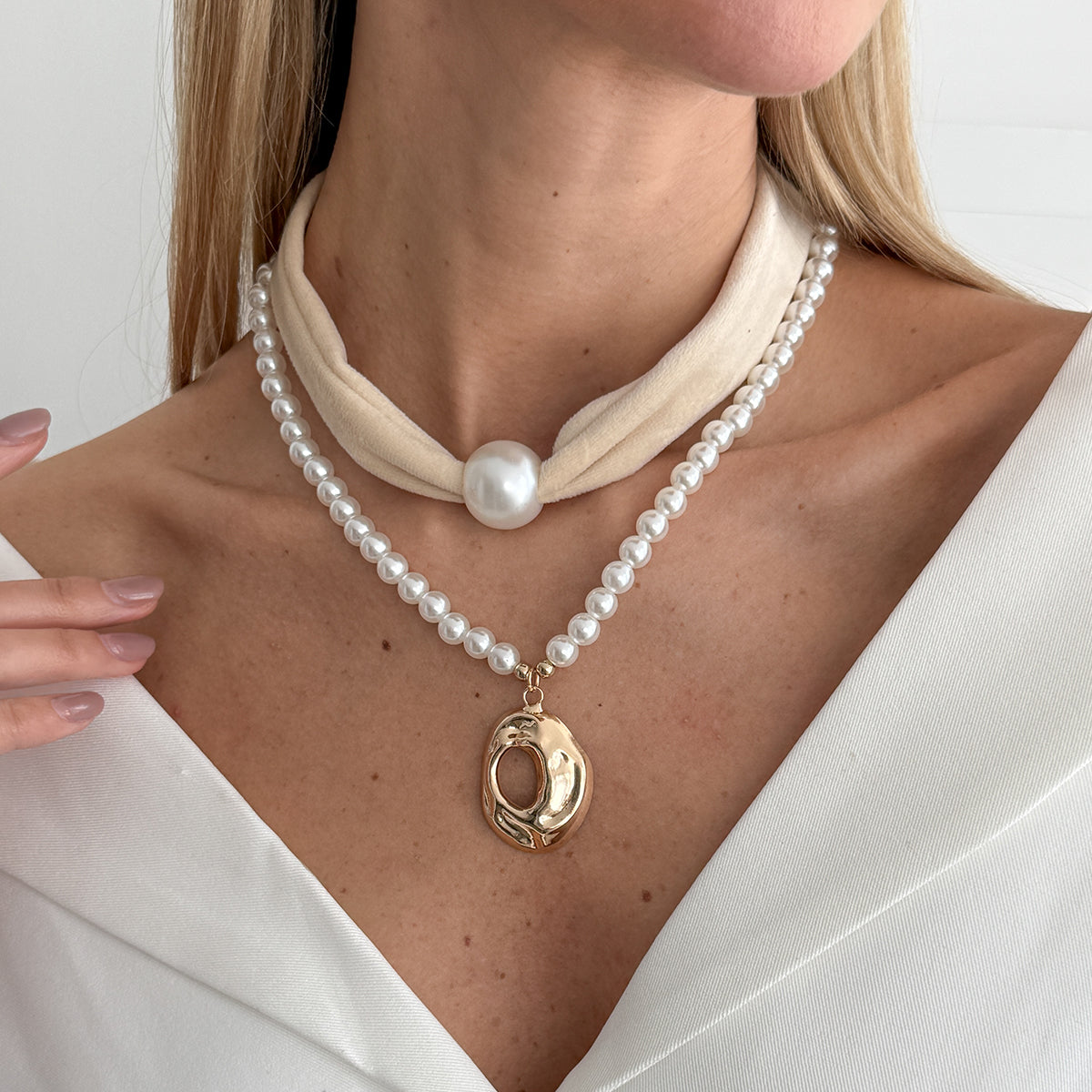 White Polyster & Pearl Goldtone Open Drop Pendant Necklace Set