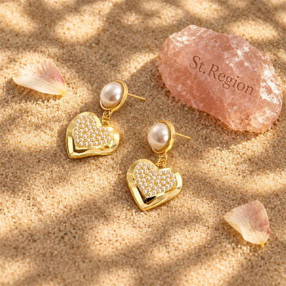 Pearl and 18K Gold-Plated Heart Drop Earrings, gold drop earrings for women, elegant gift for her, detail close-up