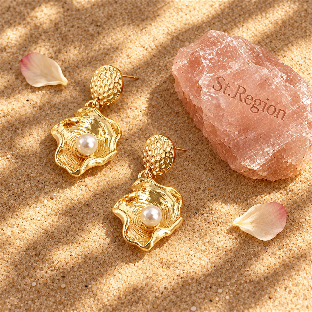 Pearl and 18K Gold-Plated Shell Drop Earrings, gold drop earrings for women, elegant gift for her, detail close-up