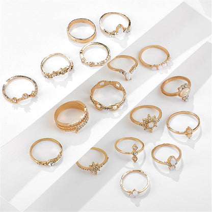 Cubic Zirconia and 18K Gold-Plated Snowflake Ring Set, jewelry gift sets for women, elegant gift for her, detail close-up