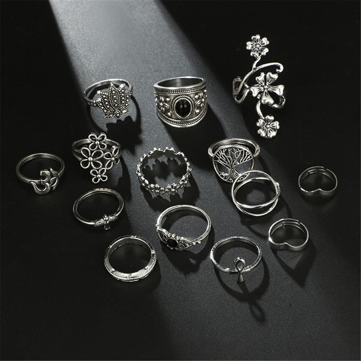Black and Silver-Plated Botany Ring Set, jewelry gift sets for women, everyday style, detail close-up