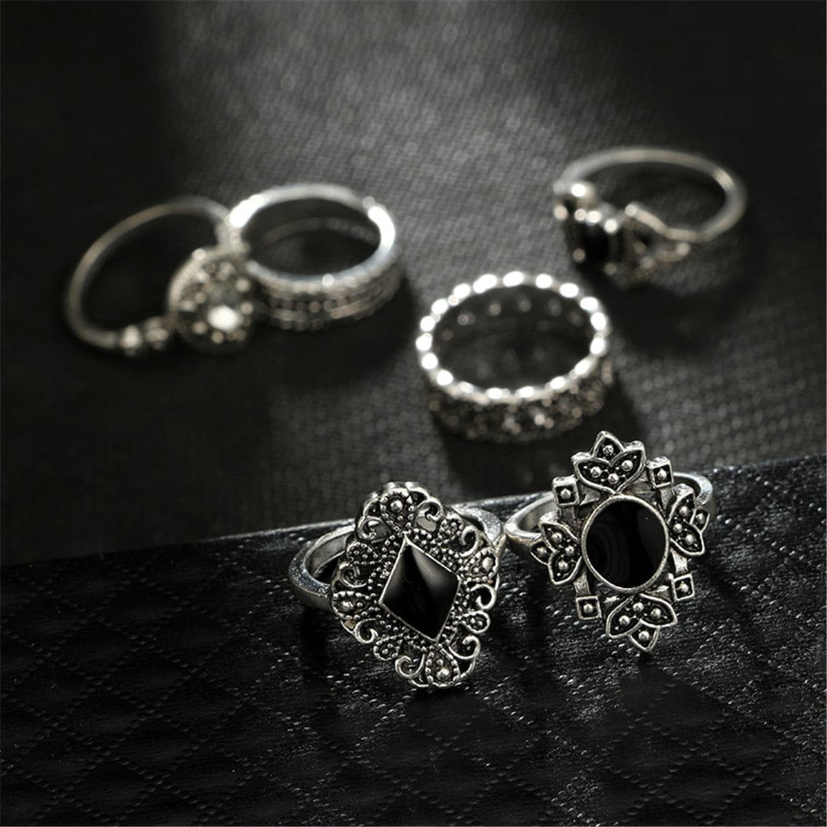Cubic Zirconia and Resin Silver-Plated Sunflower Ring Set, jewelry gift sets for women, vintage-inspired design, styled look