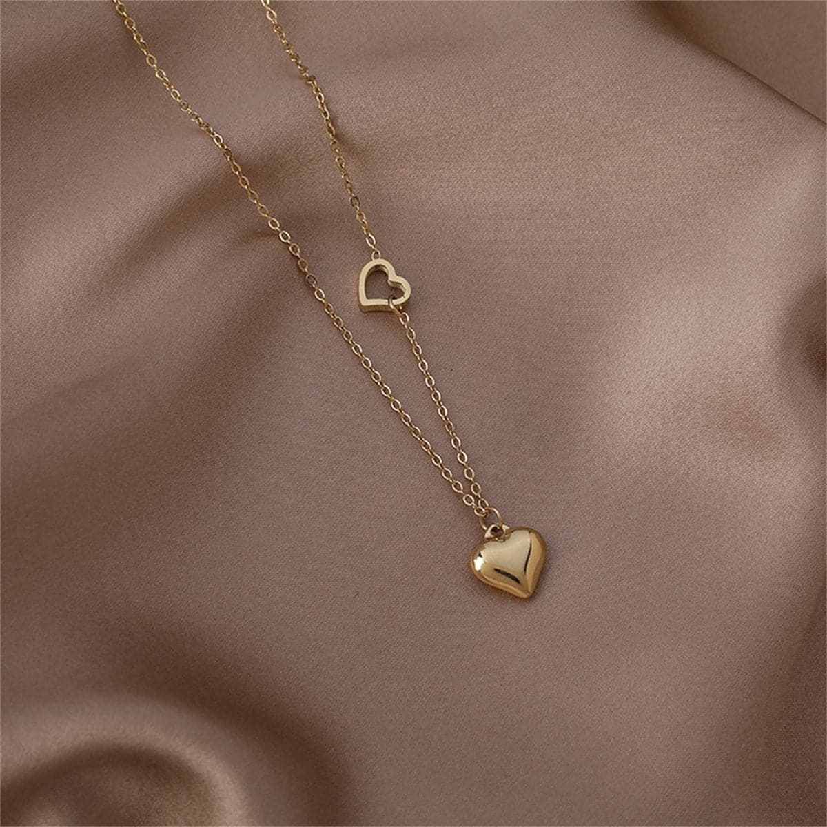 18K Gold-Plated Heart Pendant Necklace, gold pendant necklace for women, elegant gift for her, lifestyle look