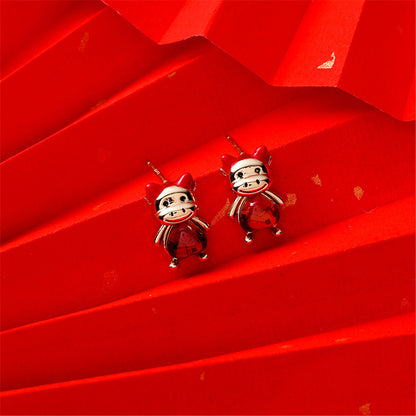 Red Crystal and 18K Gold-Plated Heart Cattle Stud Earrings, gold stud earrings for women, detail close-up