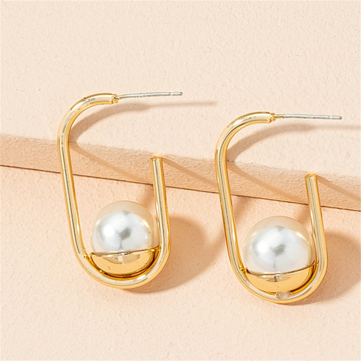 Pearl and 18K Gold-Plated Oval Huggie Earring, gold huggie earrings, vintage-inspired design, side view
