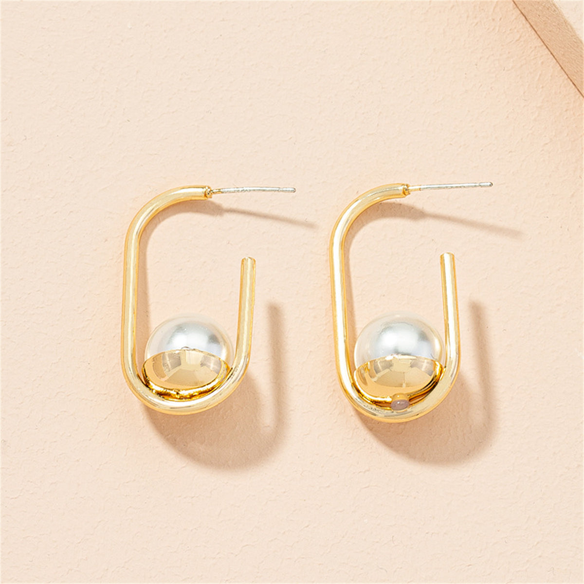 Pearl & 18K Gold-Plated Oval Huggie Earring