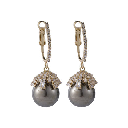 Gray Pearl and Cubic Zirconia 18k Gold-Plated Huggie Earrings, gold huggie earrings, everyday style, detail close-up