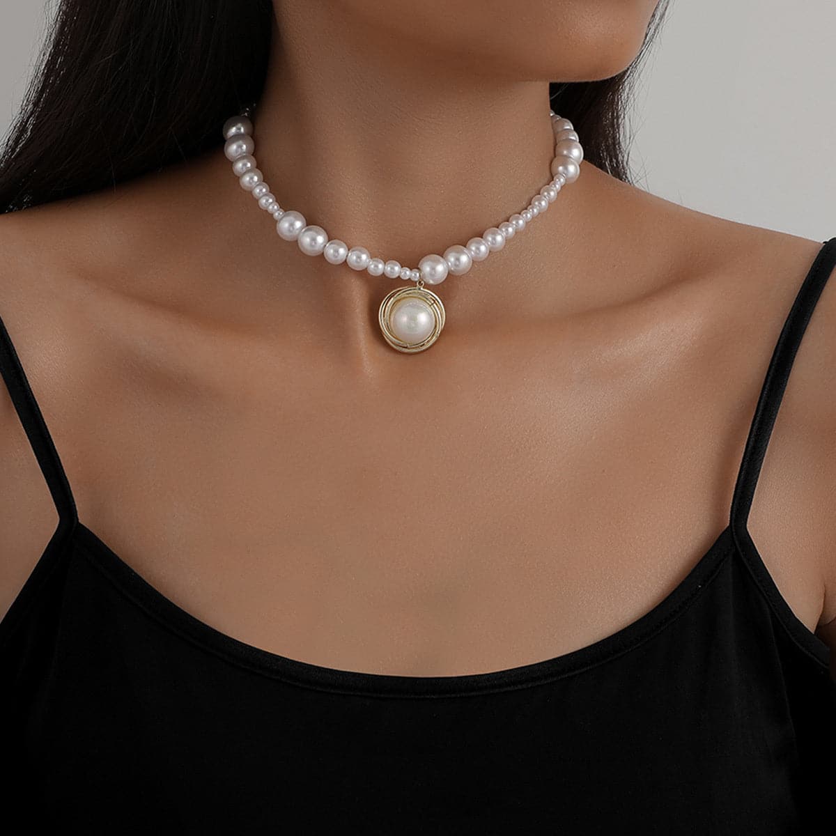 Pearl and 18K Gold-Plated Round Pendant Necklace, gold pendant necklace for women, elegant gift for her, front view