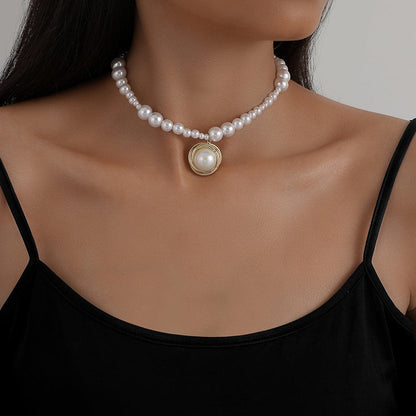 Pearl and 18K Gold-Plated Round Pendant Necklace, gold pendant necklace for women, elegant gift for her, front view