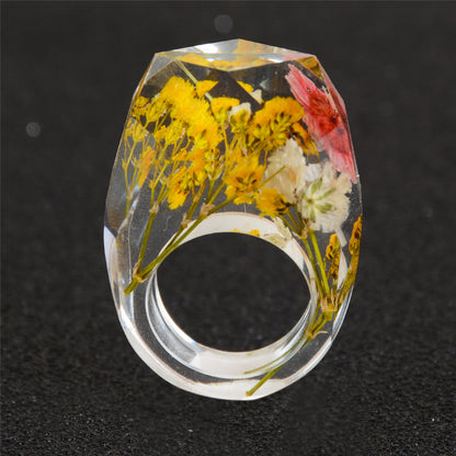 Yellow Dried Flower Ring, statement rings for women, dainty minimalist design, detail close-up